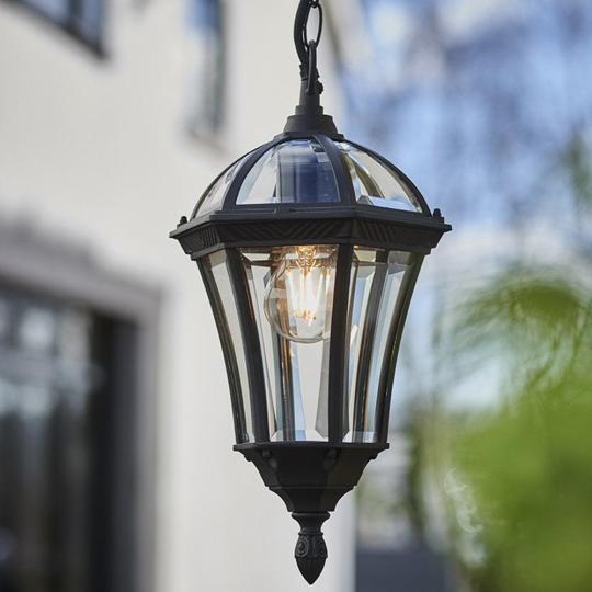 cierny zavesny lampa obyvacka klasicky zelezo retazovy elegantna skleneny klecak renovacia balaton rekreacny dom renovacia lampy lacny budapest starozitny.jpg